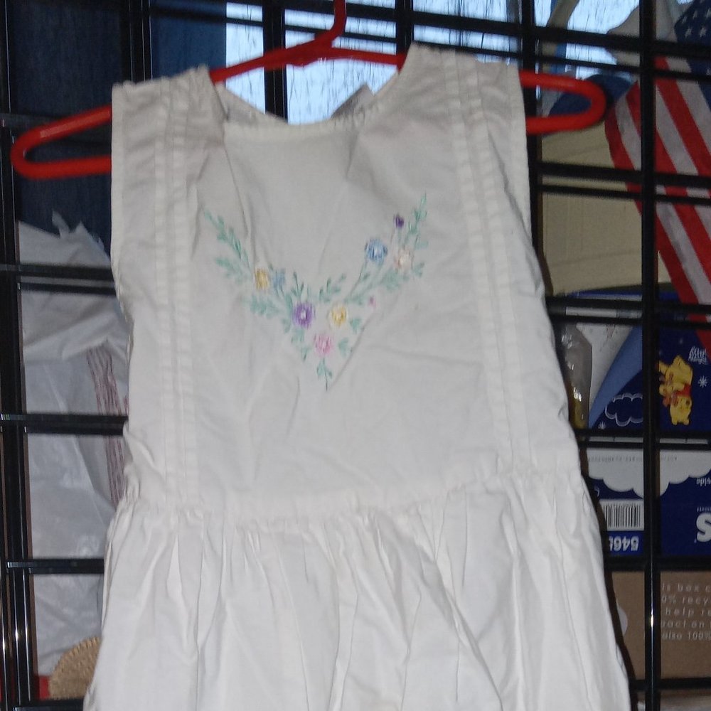 Girl's White Cotton dress Embroidery size 6 Summer Casual Made in Nepal